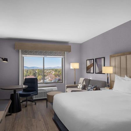 Doubletree By Hilton Las Vegas Airport Exterior photo