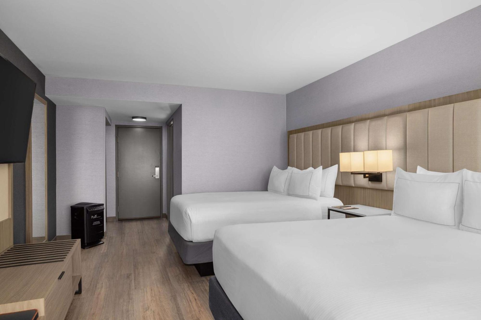Doubletree By Hilton Las Vegas Airport Exterior photo