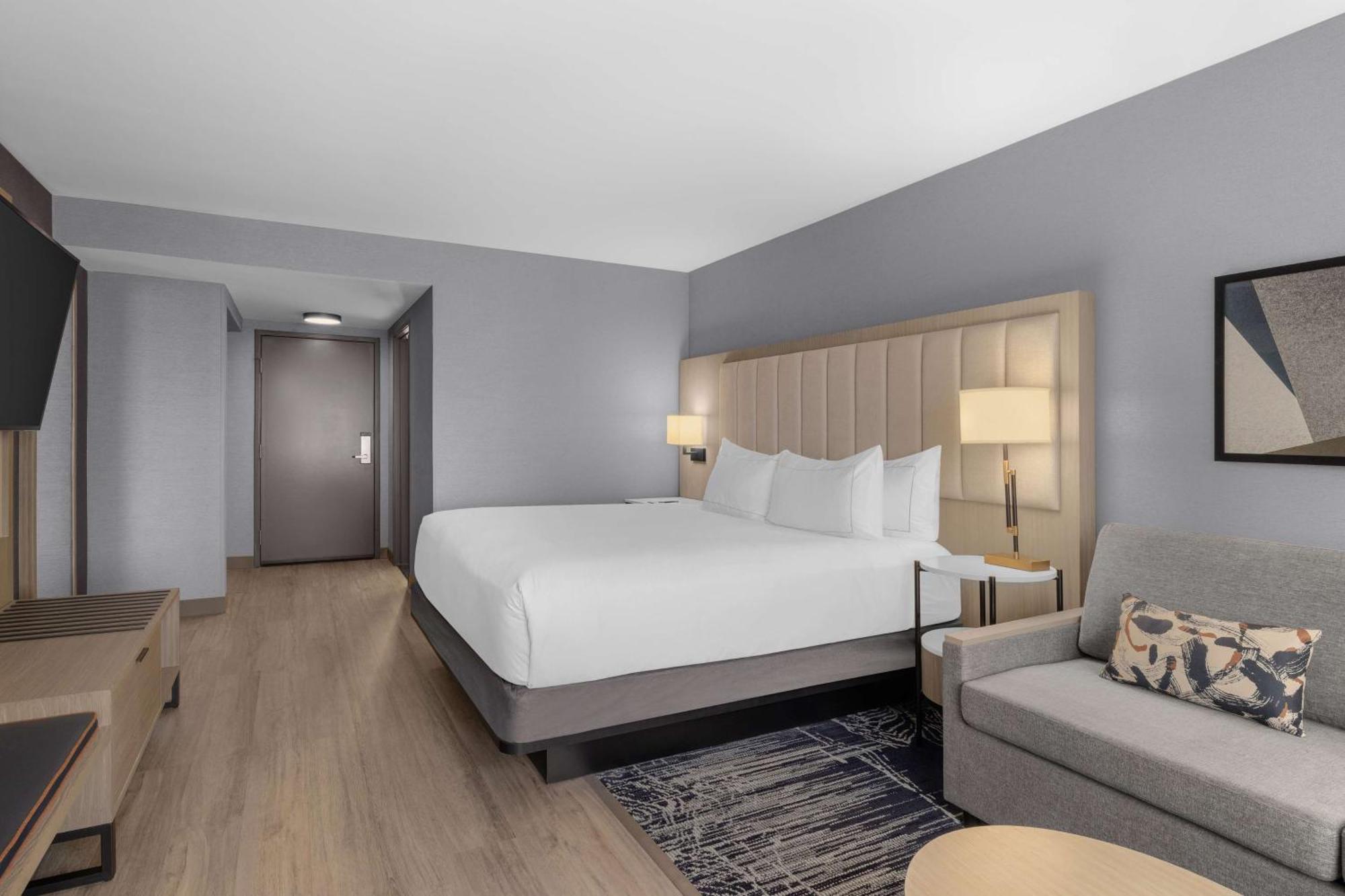 Doubletree By Hilton Las Vegas Airport Exterior photo