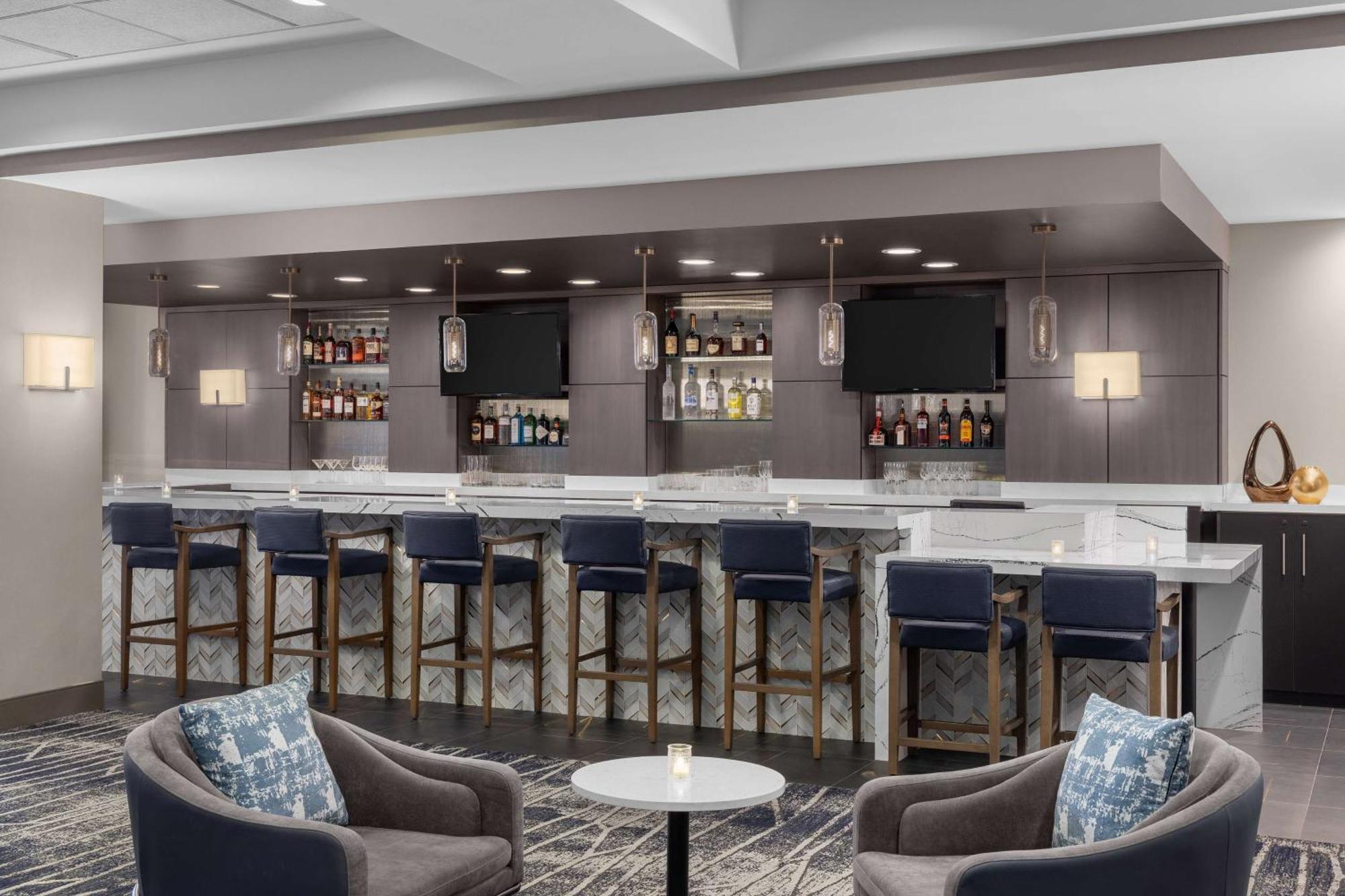 Doubletree By Hilton Las Vegas Airport Exterior photo