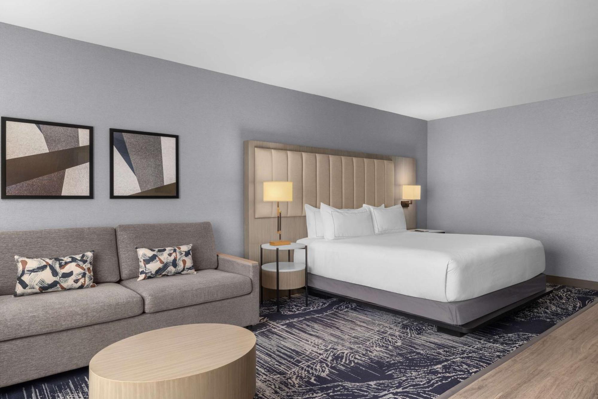 Doubletree By Hilton Las Vegas Airport Exterior photo