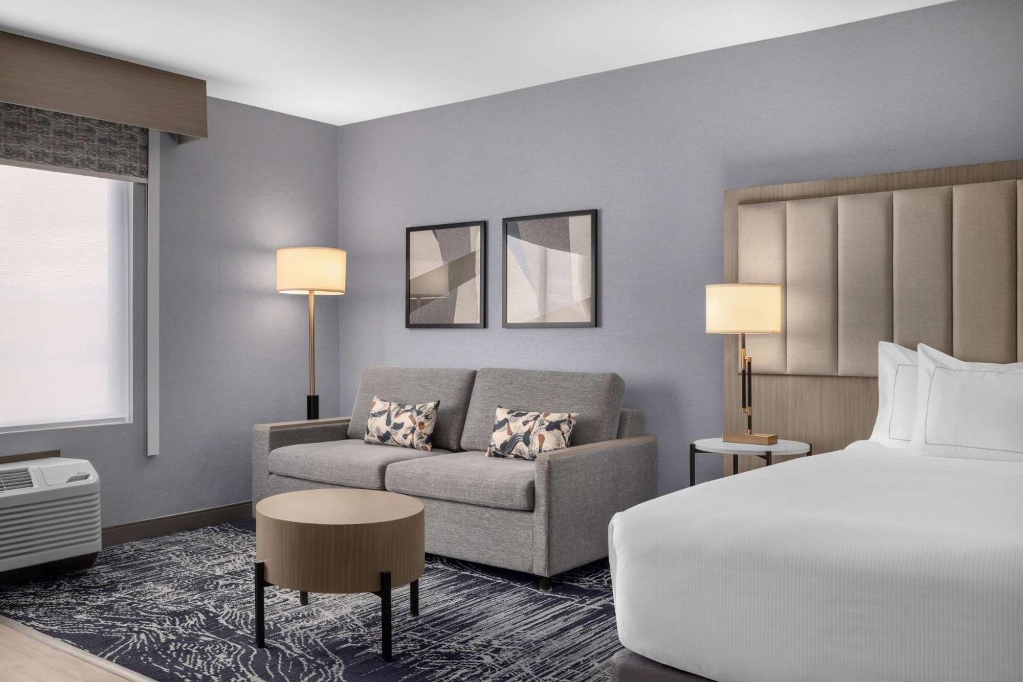 Doubletree By Hilton Las Vegas Airport Exterior photo