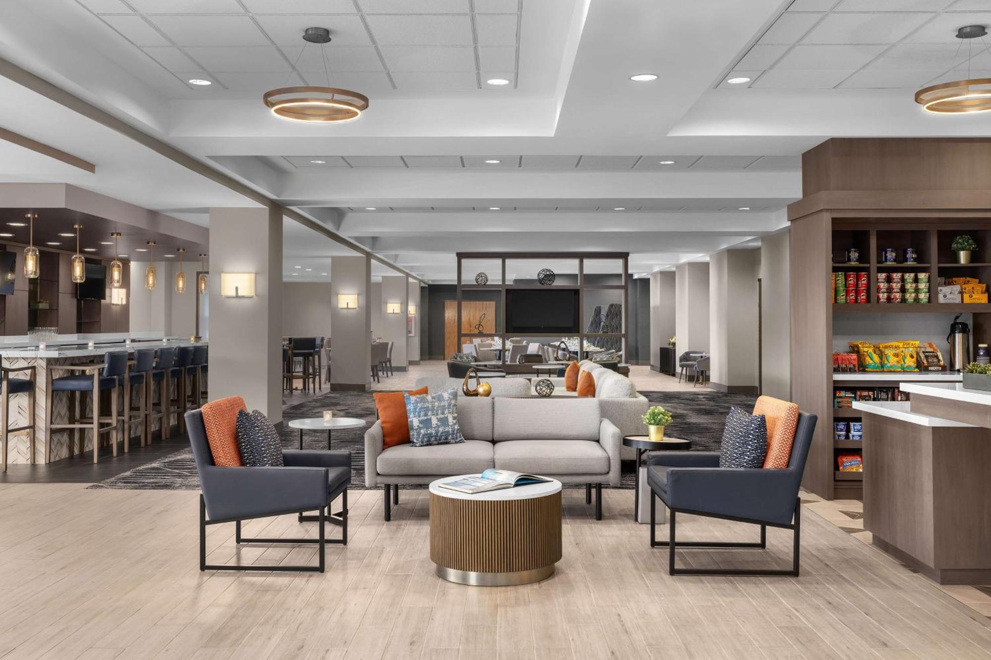 Doubletree By Hilton Las Vegas Airport Exterior photo