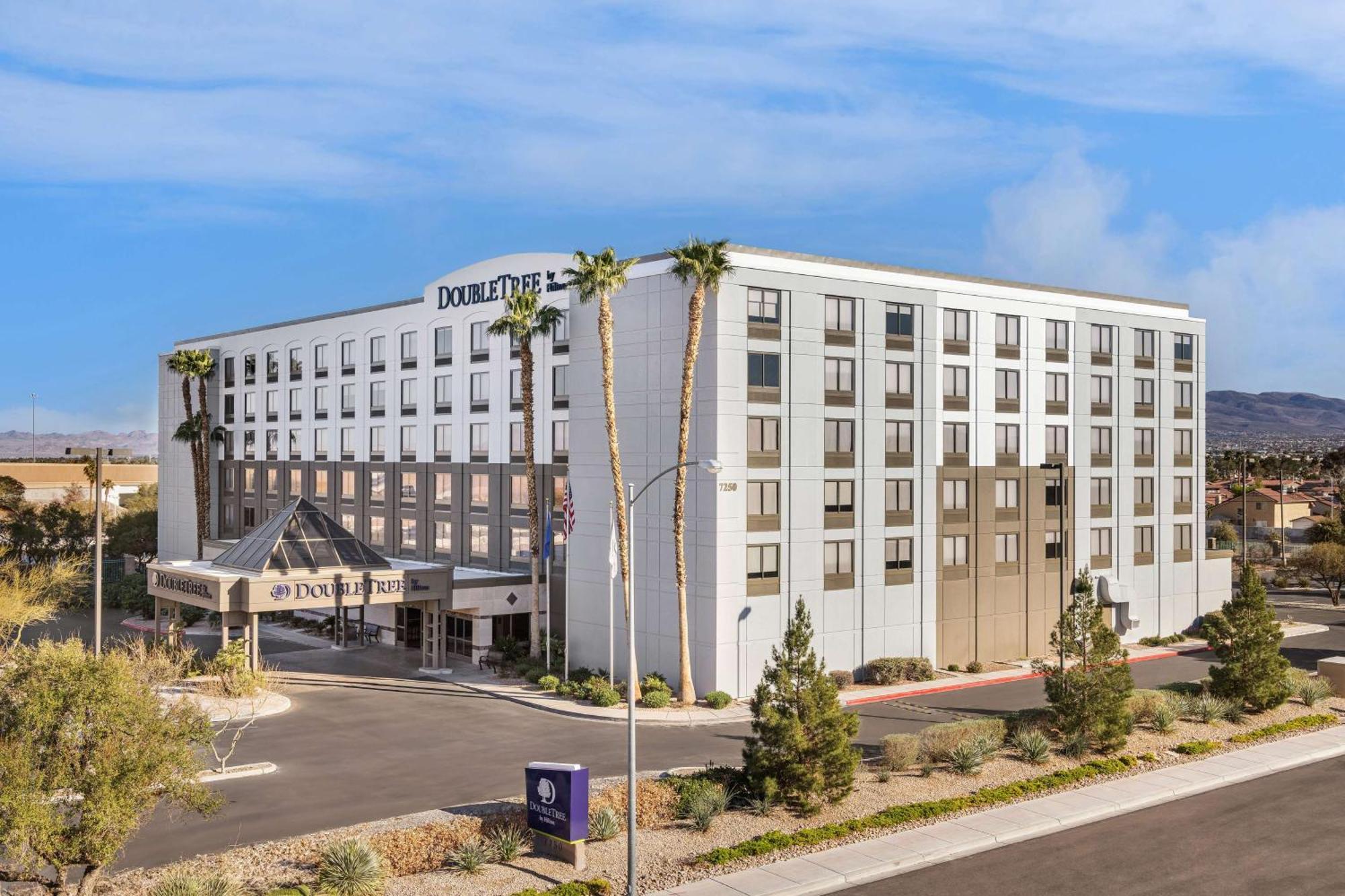 Doubletree By Hilton Las Vegas Airport Exterior photo