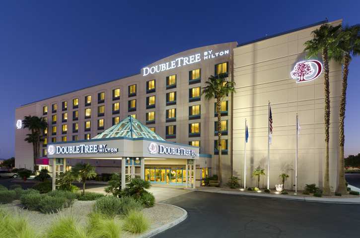 Doubletree By Hilton Las Vegas Airport Exterior photo